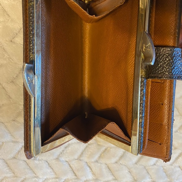Louis Vuitton monogram kisslock wallet- FULL INCLUSION - Picture 13 of 16